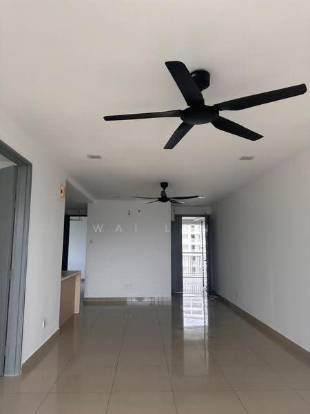 Kondominium untuk Dijual di Suasana Lumayan - Wai Lun - Living Room - PropertyGuru.com.my