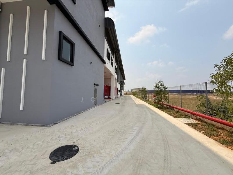 Detached Factory for Rent in Sungai Buloh (Selangor) - JC Looi - Exterior - PropertyGuru.com.my