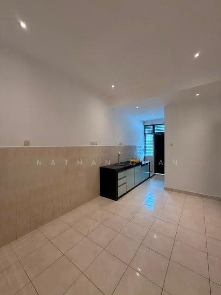 1-storey Terraced House for Sale in Taman Mount Austin (Tebrau) - Nathan Chan - Kitchen - PropertyGuru.com.my