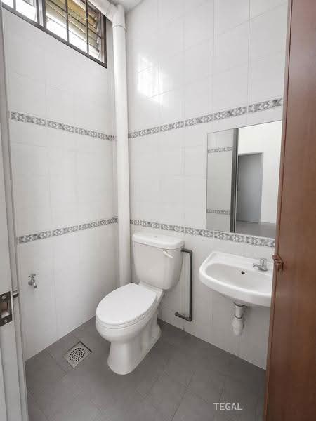 Warehouse for Rent in Puchong (Selangor) - Alex Lee - Bathroom - PropertyGuru.com.my
