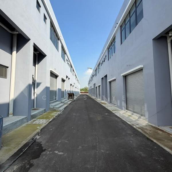 Shop for Rent in Kawasan Perindustrian Kundang (Rawang) - Chris Tye - Exterior - PropertyGuru.com.my