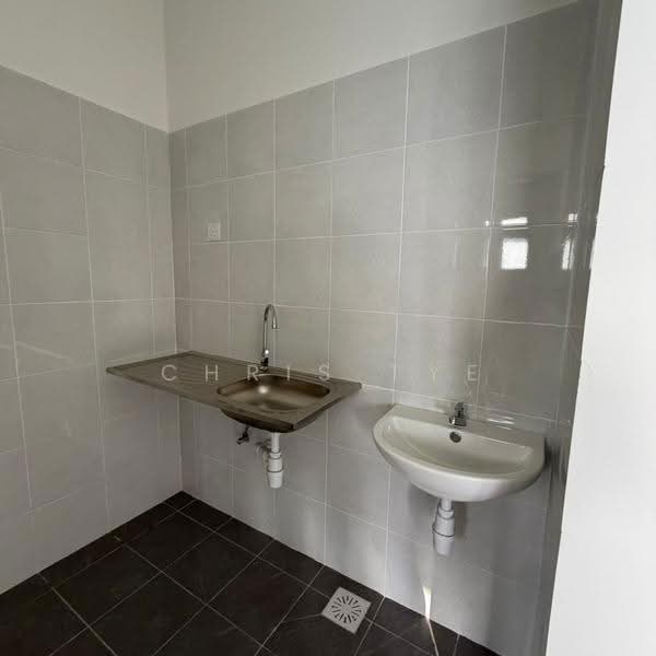 Shop for Rent in Kawasan Perindustrian Kundang (Rawang) - Chris Tye - Interior - PropertyGuru.com.my
