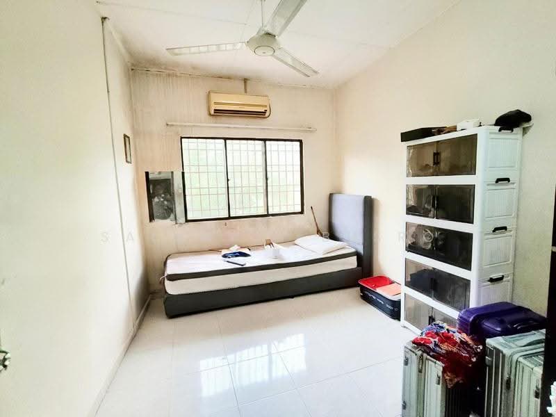 Rumah Teres 2-Tingkat untuk Dijual di Bandar Nusa Rhu (Shah Alam) - Salawati Busro - Bedroom - PropertyGuru.com.my
