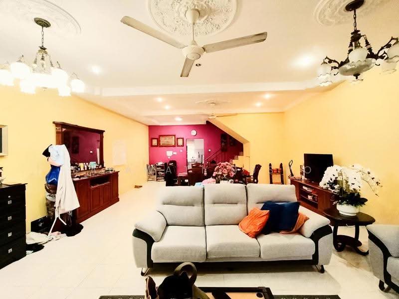 Rumah Teres 2-Tingkat untuk Dijual di Bandar Nusa Rhu (Shah Alam) - Salawati Busro - Living Room - PropertyGuru.com.my