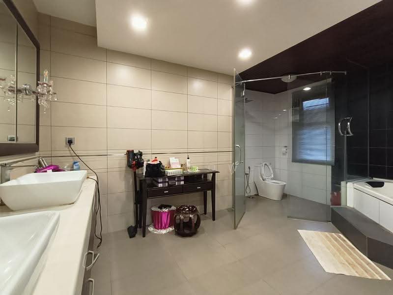 Bungalow House untuk Dijual di Bandar Botanic (Klang) - TS Low - Bathroom - PropertyGuru.com.my
