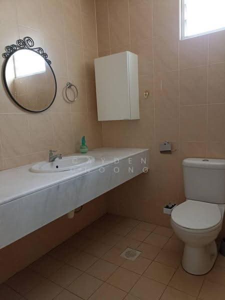 Kondominium untuk Disewa di Desa Airmas Condominium - Cayden Choong - Bathroom - PropertyGuru.com.my