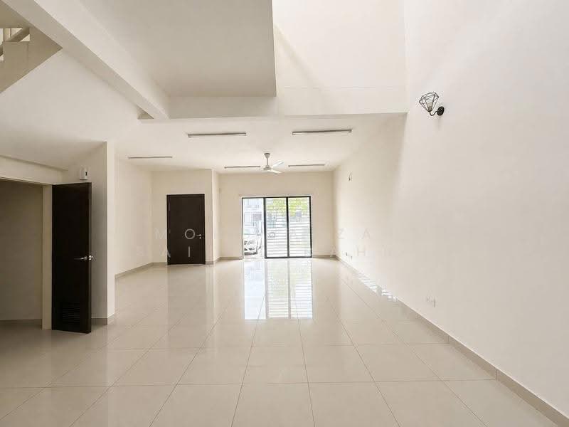 2-storey Terraced House for Sale in Kajang (Selangor) - Mohd Aizat Saiful Bahri - Living Room - PropertyGuru.com.my