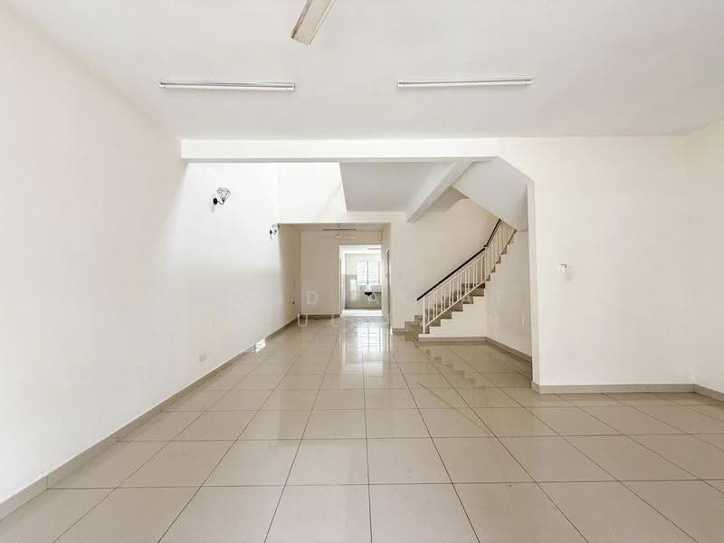 2-storey Terraced House for Sale in Kajang (Selangor) - Mohd Aizat Saiful Bahri - Living Room - PropertyGuru.com.my