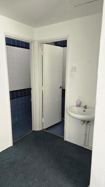 Shop / Office untuk Disewa di Bay Avenue (Bayan Lepas) - Lilly . - Bathroom - PropertyGuru.com.my