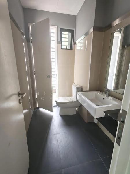 Pejabat untuk Disewa di Kampung Kerinchi (Bangsar South) (Kuala Lumpur) - Michelle Cheong - Bathroom - PropertyGuru.com.my
