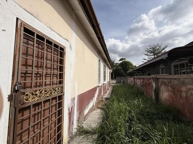 1-storey Terraced House for Sale in Taman Desa Cempaka (Nilai) - Ariff Syafiq - Exterior - PropertyGuru.com.my