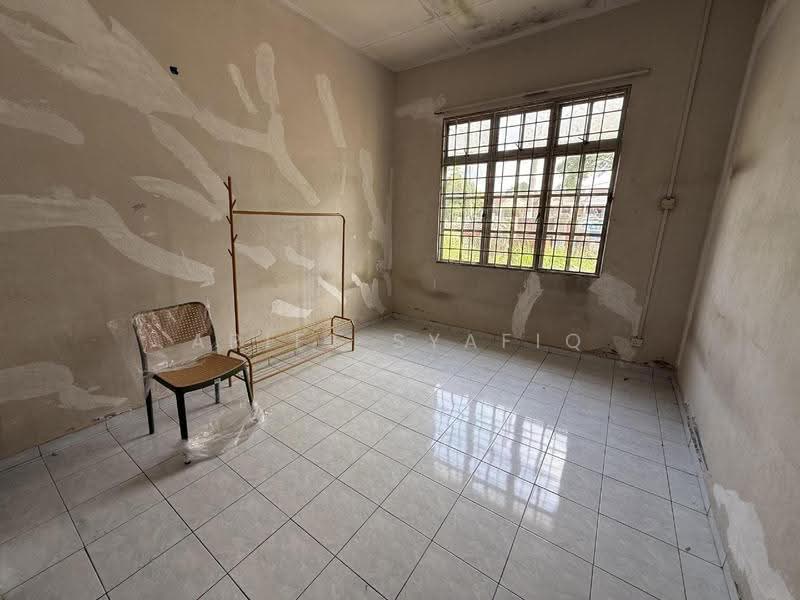 1-storey Terraced House for Sale in Taman Desa Cempaka (Nilai) - Ariff Syafiq - Interior - PropertyGuru.com.my
