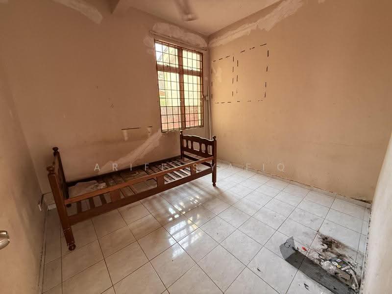 1-storey Terraced House for Sale in Taman Desa Cempaka (Nilai) - Ariff Syafiq - Bedroom - PropertyGuru.com.my