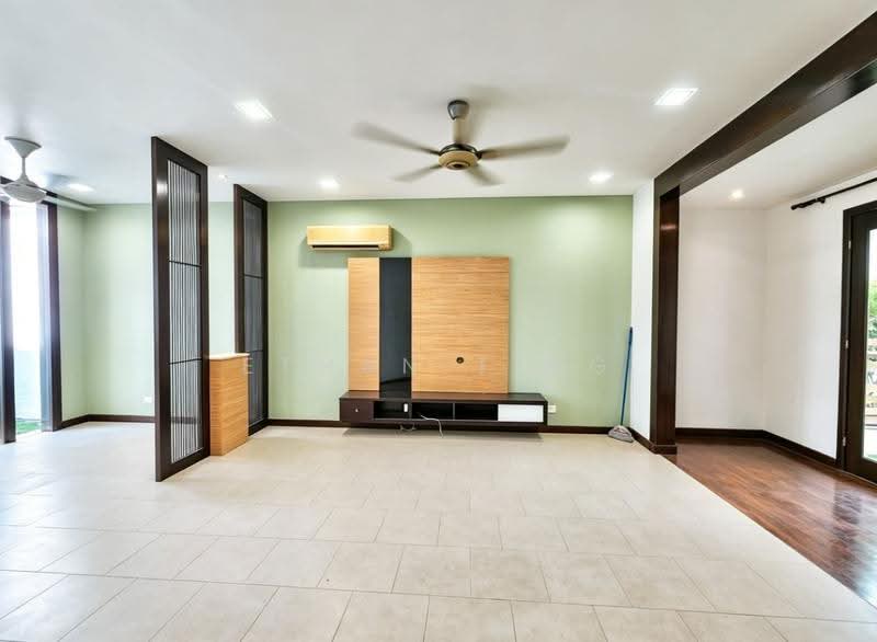 Rumah Teres 2-Tingkat untuk Dijual di Lagenda, Bukit Jelutong (Shah Alam) - Ethan Ting - Living Room - PropertyGuru.com.my