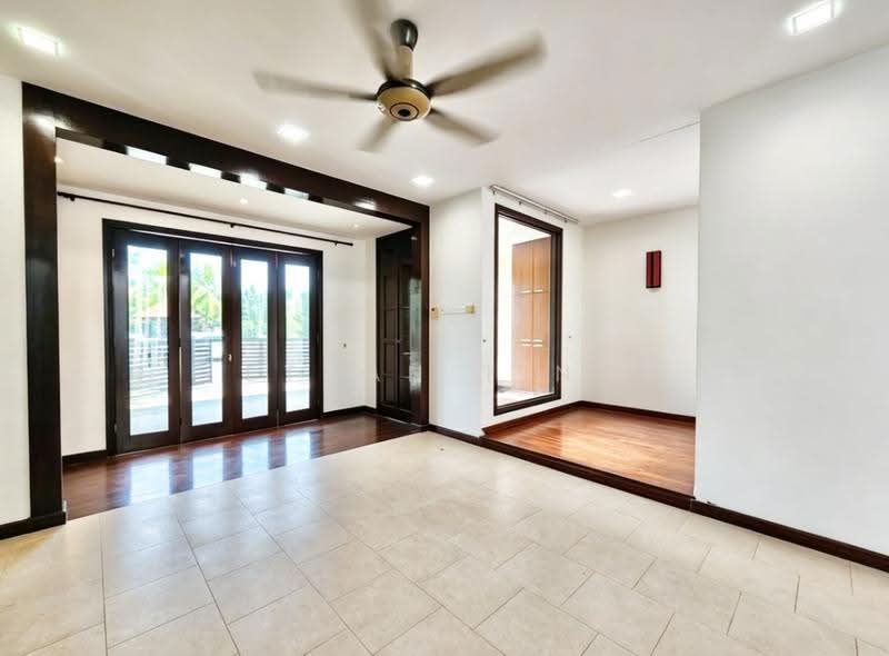 Rumah Teres 2-Tingkat untuk Dijual di Lagenda, Bukit Jelutong (Shah Alam) - Ethan Ting - Living Room - PropertyGuru.com.my