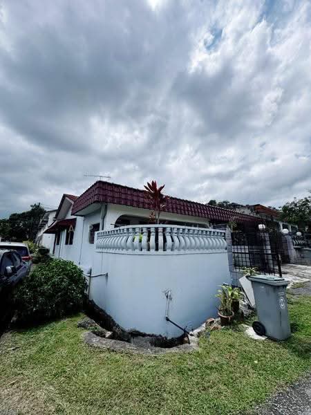 Rumah Teres 1-Tingkat untuk Dijual di Taman Johor (Tampoi) - April Chin - Exterior - PropertyGuru.com.my