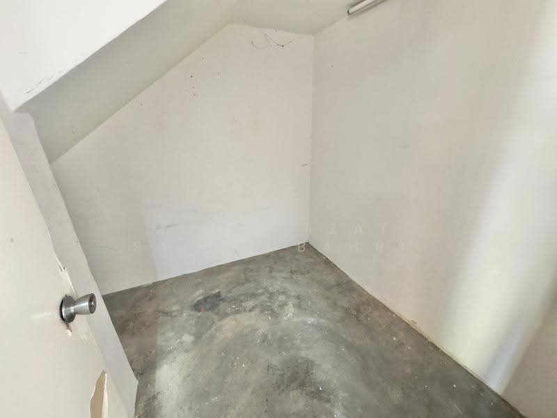 2.5-storey Terraced House for Sale in Taman Putra Permai (Seri Kembangan) - Mohd Aizat Saiful Bahri - Interior - PropertyGuru.com.my