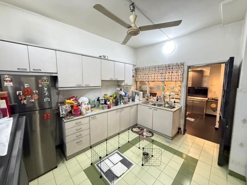 Rumah Teres 2-Tingkat untuk Dijual di Bandar Sri Damansara (Selangor) - Tom Yip - Kitchen - PropertyGuru.com.my