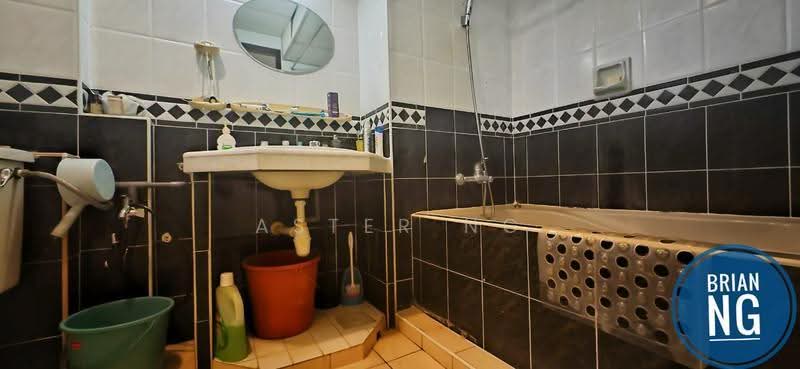 Condominium for Sale at Marina Bay Condominium - Aster Ng - Bathroom - PropertyGuru.com.my