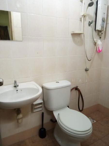 Kondominium untuk Dijual di Laman Midah - Mantus Chai - Bathroom - PropertyGuru.com.my