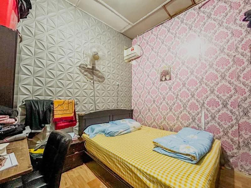 1-storey Terraced House for Sale in Klang (Selangor) - Syamsul Ilham - Bedroom - PropertyGuru.com.my