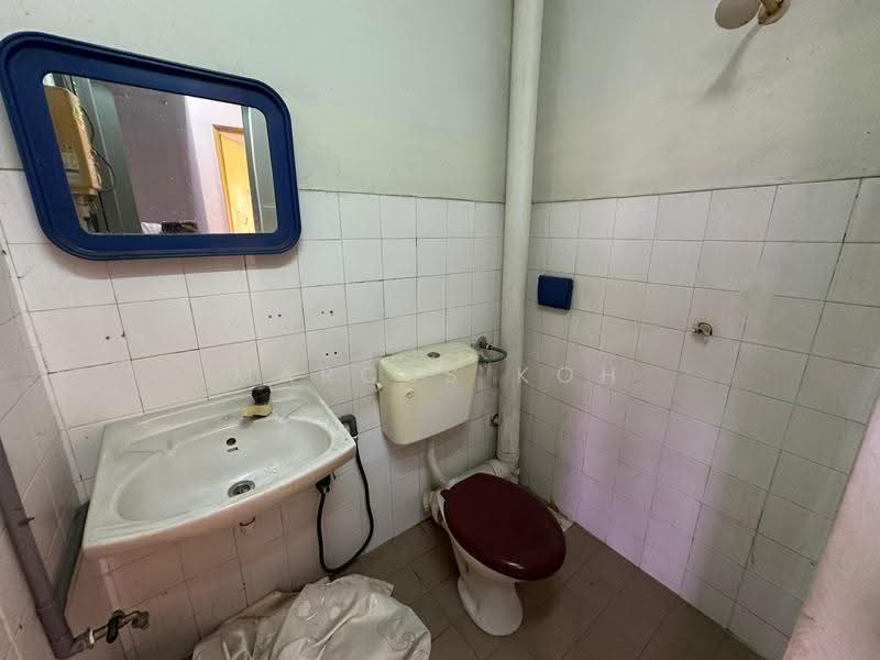 2-storey Terraced House for Sale in Jinjang Selatan (Batu) - Marcus Koh - Bathroom - PropertyGuru.com.my
