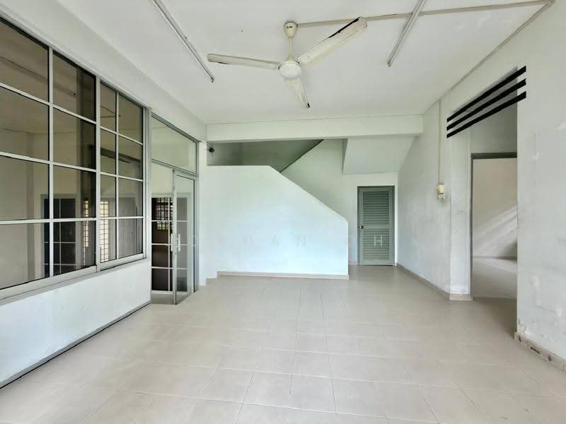 Semi-Detached House for Sale in Taman Munshi Ibrahim (Tampoi) - Jordan Oh - Interior - PropertyGuru.com.my
