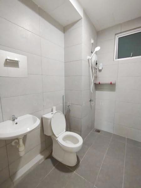 Kondominium untuk Dijual di The Navens - Quinn Loh - Bathroom - PropertyGuru.com.my