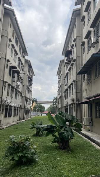 Pangsapuri untuk Dijual di Subang Perdana Goodyear Court 7 - Penny Ng - Exterior - PropertyGuru.com.my