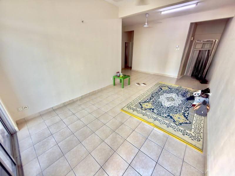 Pangsapuri untuk Dijual di Taman LTAT - Azli Ibrahim - Living Room - PropertyGuru.com.my
