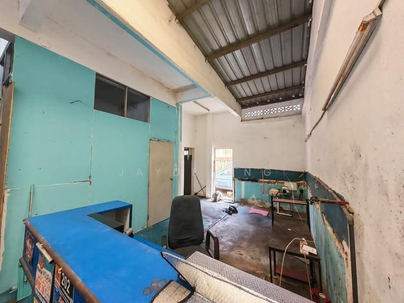 Shop for Sale in Kawasan Perindustrian Tampoi (Johor Bahru) - Jayden Ng - Interior - PropertyGuru.com.my