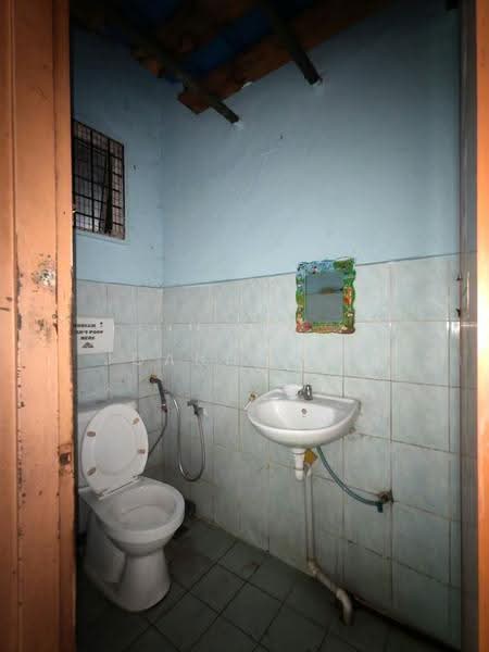 Shop / Office for Rent in Kota Kinabalu (Sabah) - Joanne Lee - Bathroom - PropertyGuru.com.my