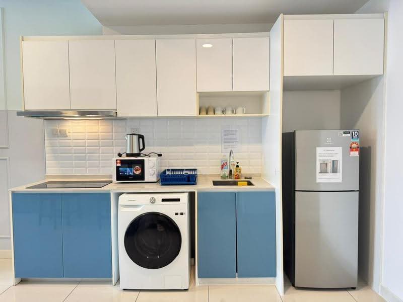 Service Residence for Sale at Continew - Andrew Loh - Kitchen - PropertyGuru.com.my