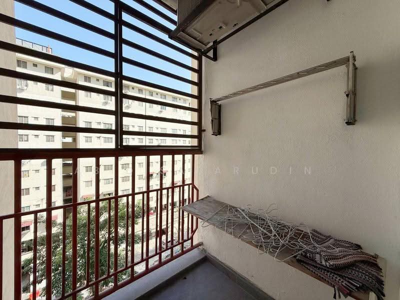 Pangsapuri untuk Dijual di Pangsapuri Permai Puteri - Abid Sabarudin - Balcony - PropertyGuru.com.my