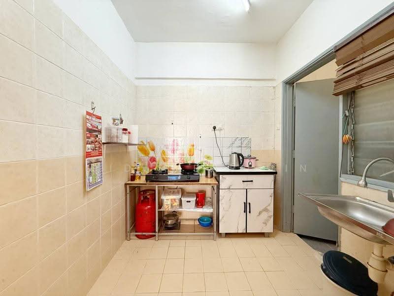 Pangsapuri untuk Dijual di Pangsapuri Permai Puteri - Abid Sabarudin - Kitchen - PropertyGuru.com.my