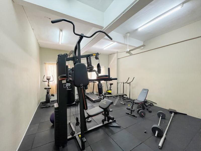 Pangsapuri untuk Dijual di Pangsapuri Permai Puteri - Abid Sabarudin - Gym - PropertyGuru.com.my