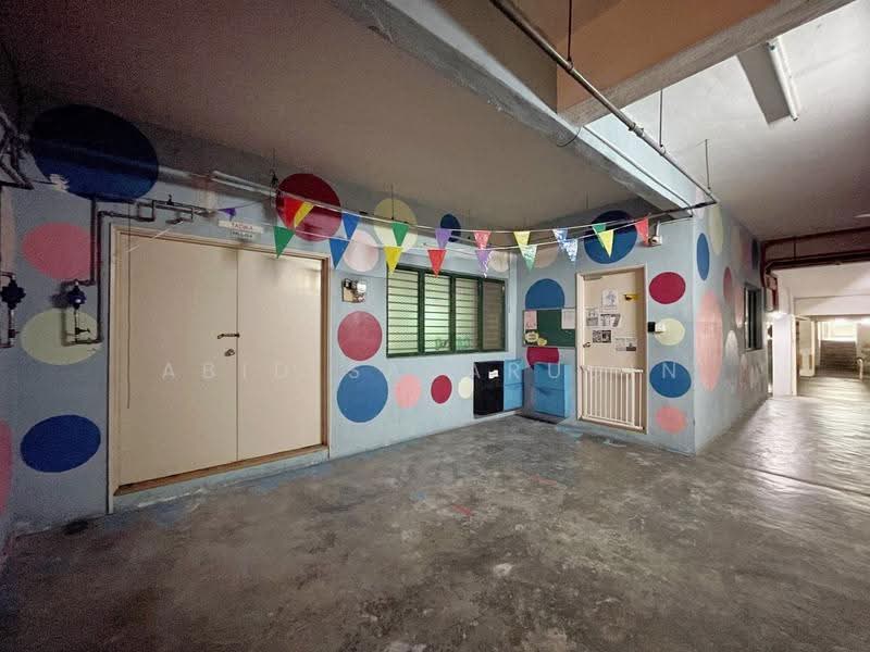 Pangsapuri untuk Dijual di Pangsapuri Permai Puteri - Abid Sabarudin - Corridor - PropertyGuru.com.my