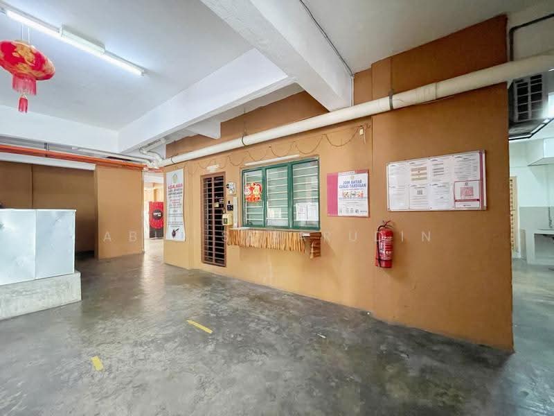 Pangsapuri untuk Dijual di Pangsapuri Permai Puteri - Abid Sabarudin - Entrance - PropertyGuru.com.my