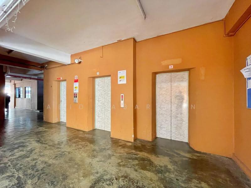 Pangsapuri untuk Dijual di Pangsapuri Permai Puteri - Abid Sabarudin - Corridor - PropertyGuru.com.my
