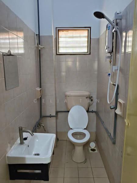 2-storey Terraced House for Rent in Usj 11 (Subang Jaya) - Celia Tan - Bathroom - PropertyGuru.com.my