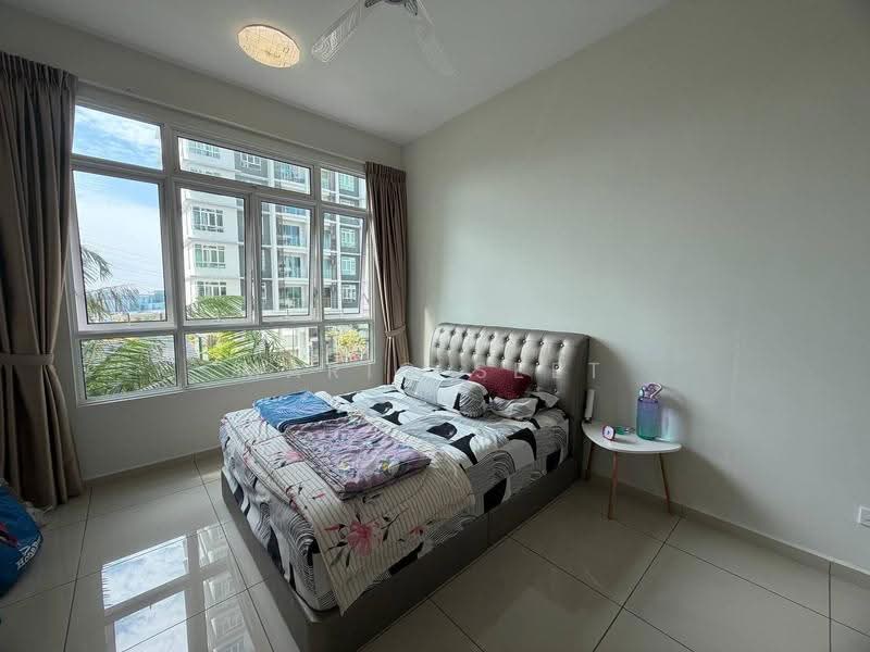 Kondominium untuk Dijual di Parkland Residence - Mario Seet - Bedroom - PropertyGuru.com.my