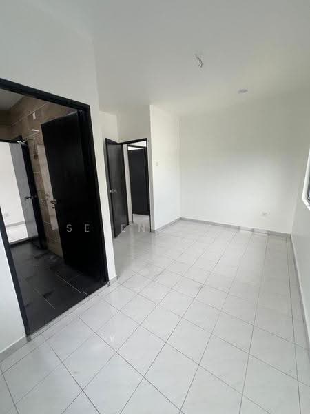 Rumah Teres 2-Tingkat untuk Dijual di Taman Putri Kulai (Kulai) - Serene Teh - Interior - PropertyGuru.com.my
