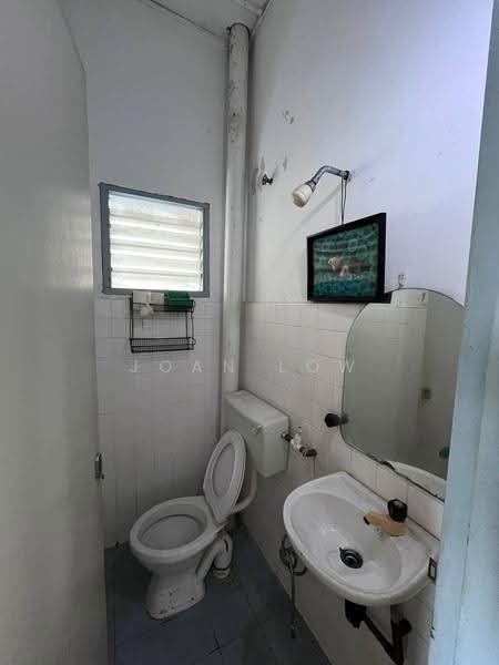 2-storey Terraced House for Sale in Duyong (Melaka) - Joan Low - Bathroom - PropertyGuru.com.my