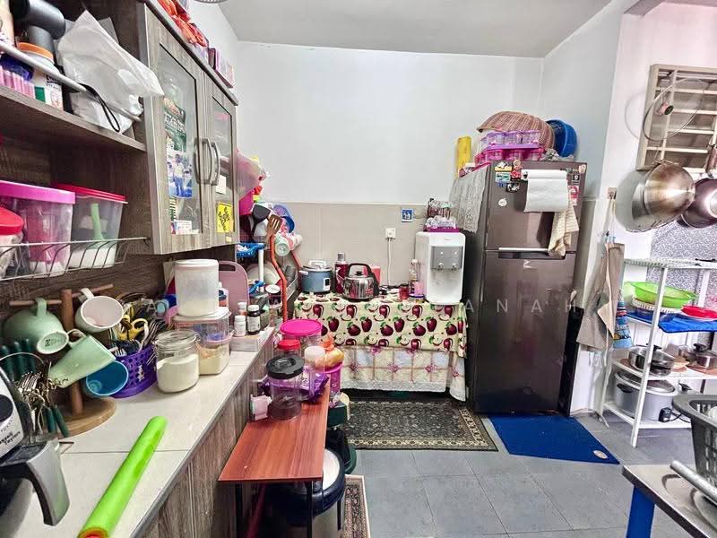 Pangsapuri untuk Dijual di Residensi Laguna Biru 2 - Sariza Hartanah - Kitchen - PropertyGuru.com.my