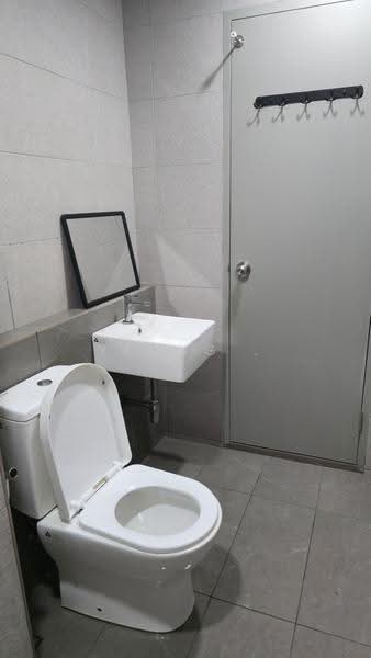 Condominium for Rent at Lakefront Residence - Yeong . - Bathroom - PropertyGuru.com.my
