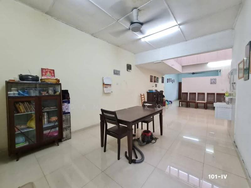 Rumah Teres 1-Tingkat untuk Dijual di Taman Klang Jaya (Klang) - Daniel Kok - Living Room - PropertyGuru.com.my