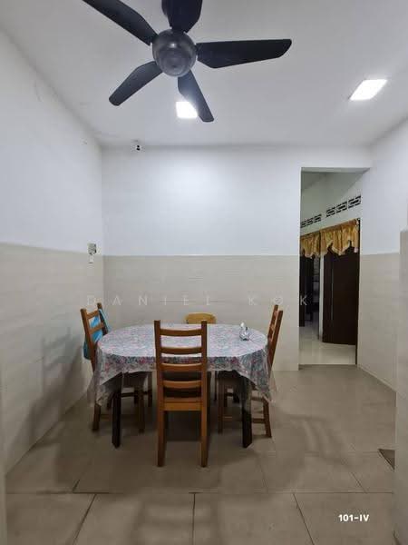 Rumah Teres 1-Tingkat untuk Dijual di Taman Klang Jaya (Klang) - Daniel Kok - Dining Room - PropertyGuru.com.my