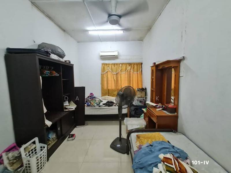Rumah Teres 1-Tingkat untuk Dijual di Taman Klang Jaya (Klang) - Daniel Kok - Bedroom - PropertyGuru.com.my