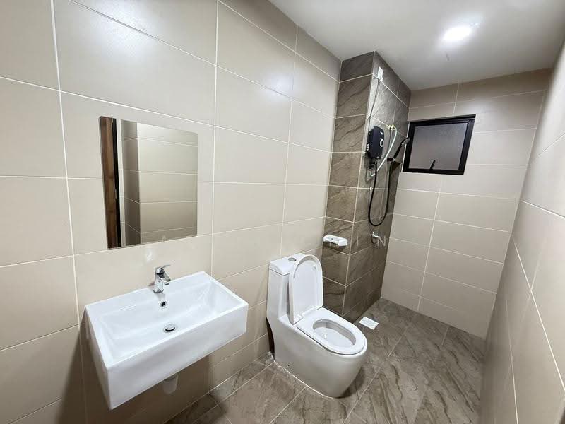 Kediaman Servis untuk Dijual di Veranda Residence - April Chin - Bathroom - PropertyGuru.com.my