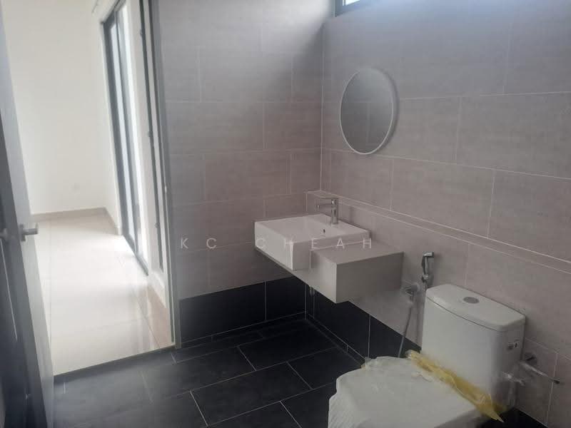 Rumah Bandar untuk Disewa di Elmina (Shah Alam) - KC Cheah - Bathroom - PropertyGuru.com.my